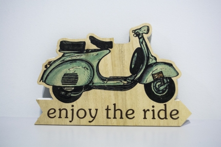 Ευχολόγιο ''Ξύλινη Vespa Enjoy The Ride''