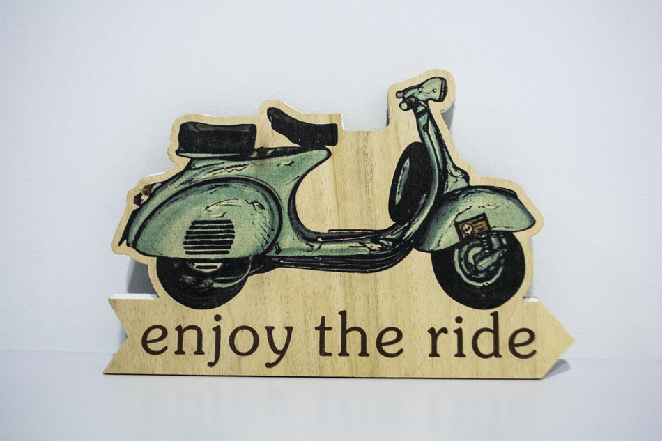 Ευχολόγιο ''Ξύλινη Vespa Enjoy The Ride''